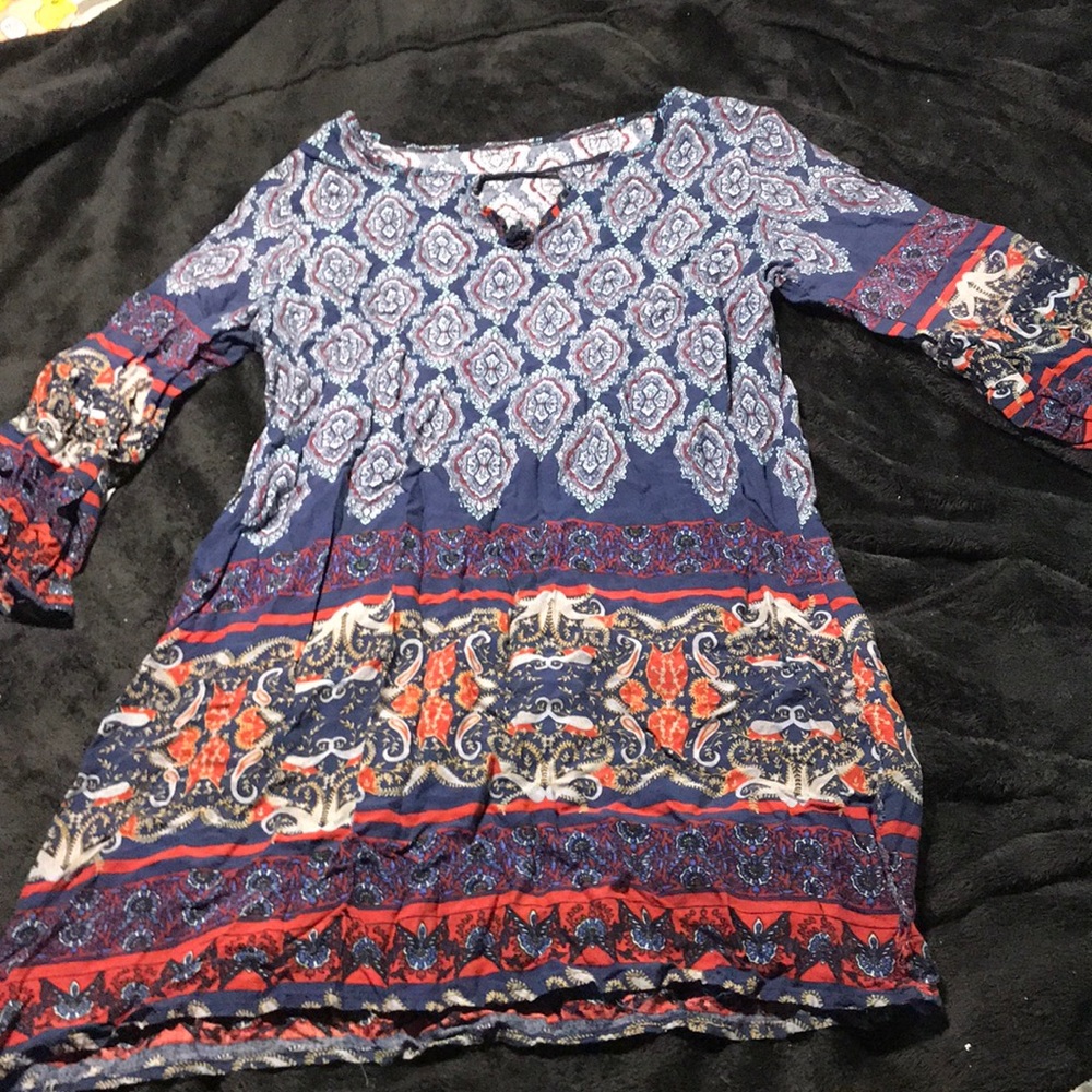 Half sleeve Indie style short dress.